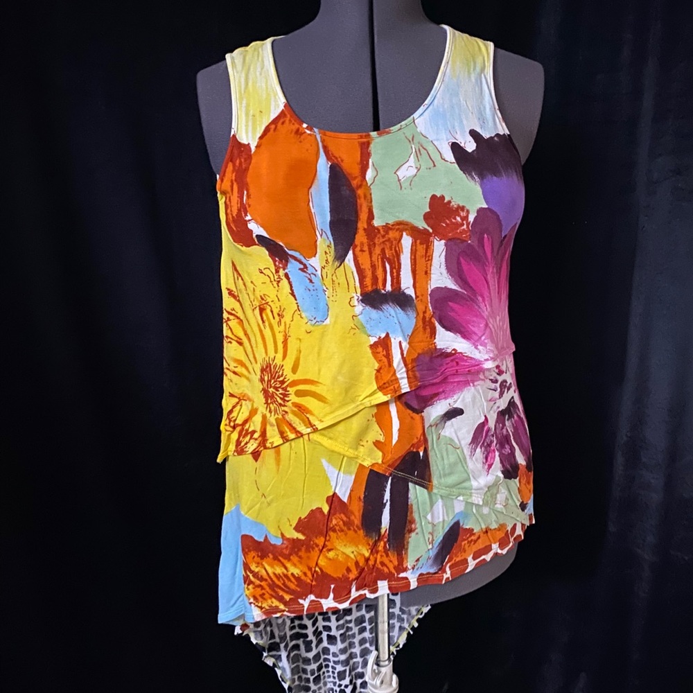 Women’s sleeveless Shirt
